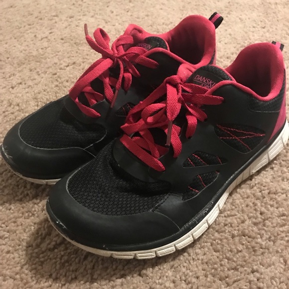 Danskin Now Shoes - Size 8.5 Black Tennis Shoes Pink Laces